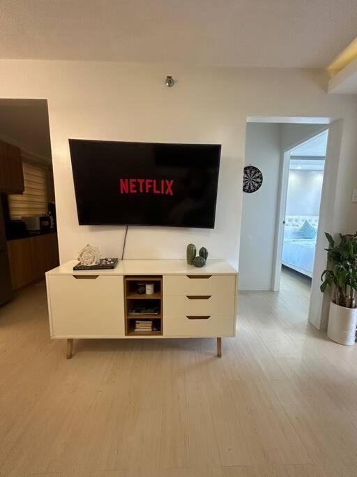 Apartamento Modern Oasis: Pool + Netflix Manila Exterior foto